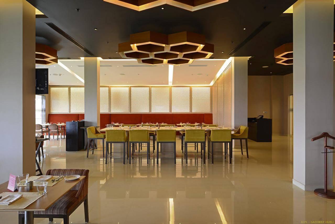 Hotel Naveen Lakeside Hubballi Exteriör bild
